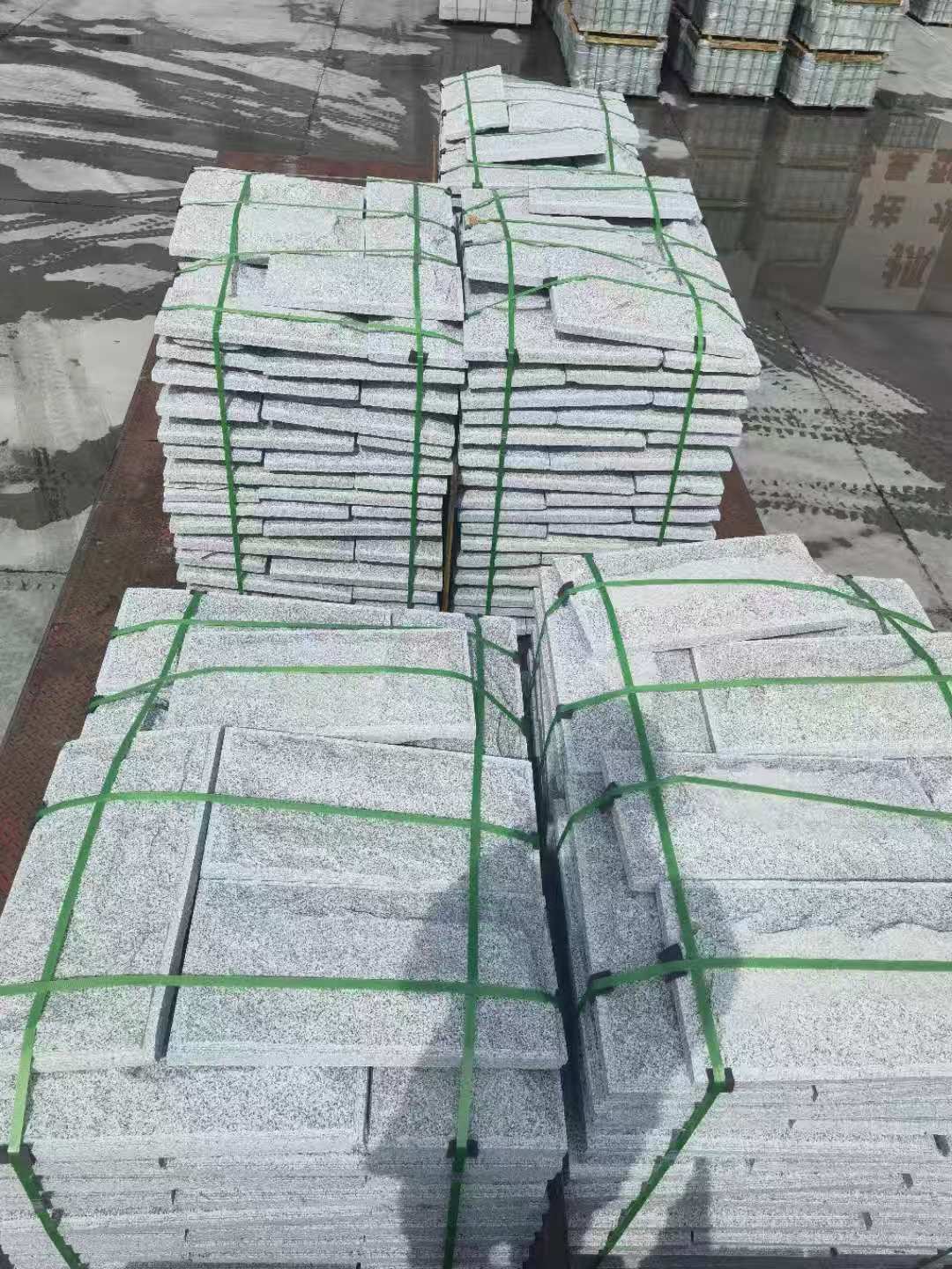 天津 芝麻白蘑菇石装车出货