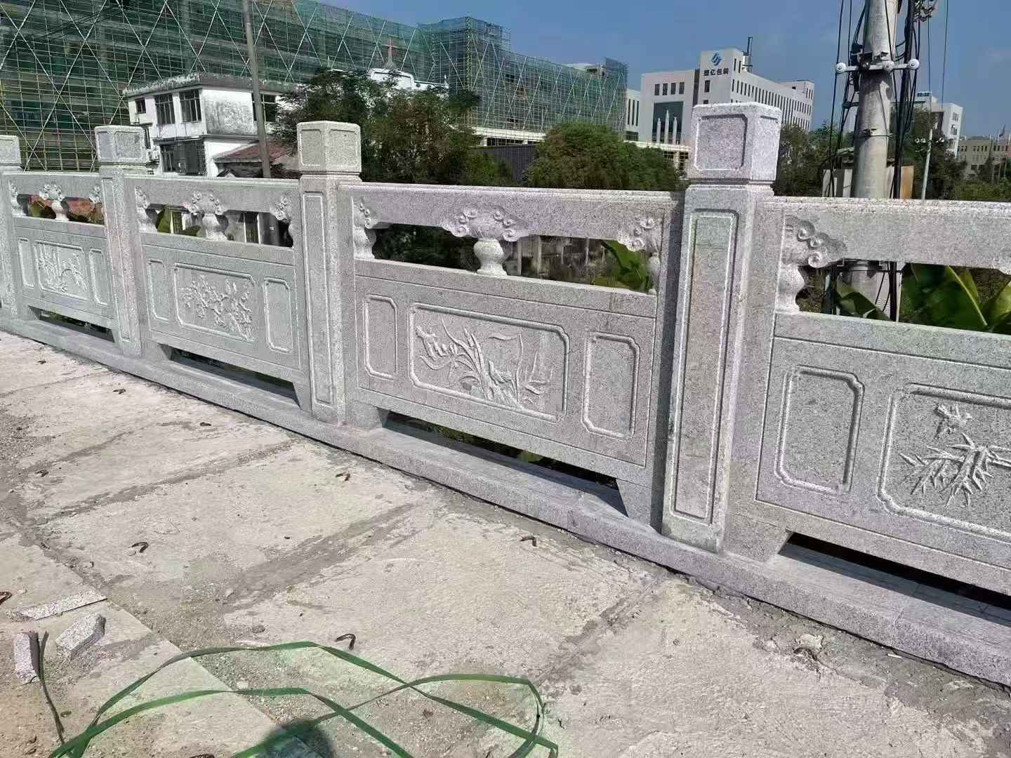 天津 芝麻白栏杆
