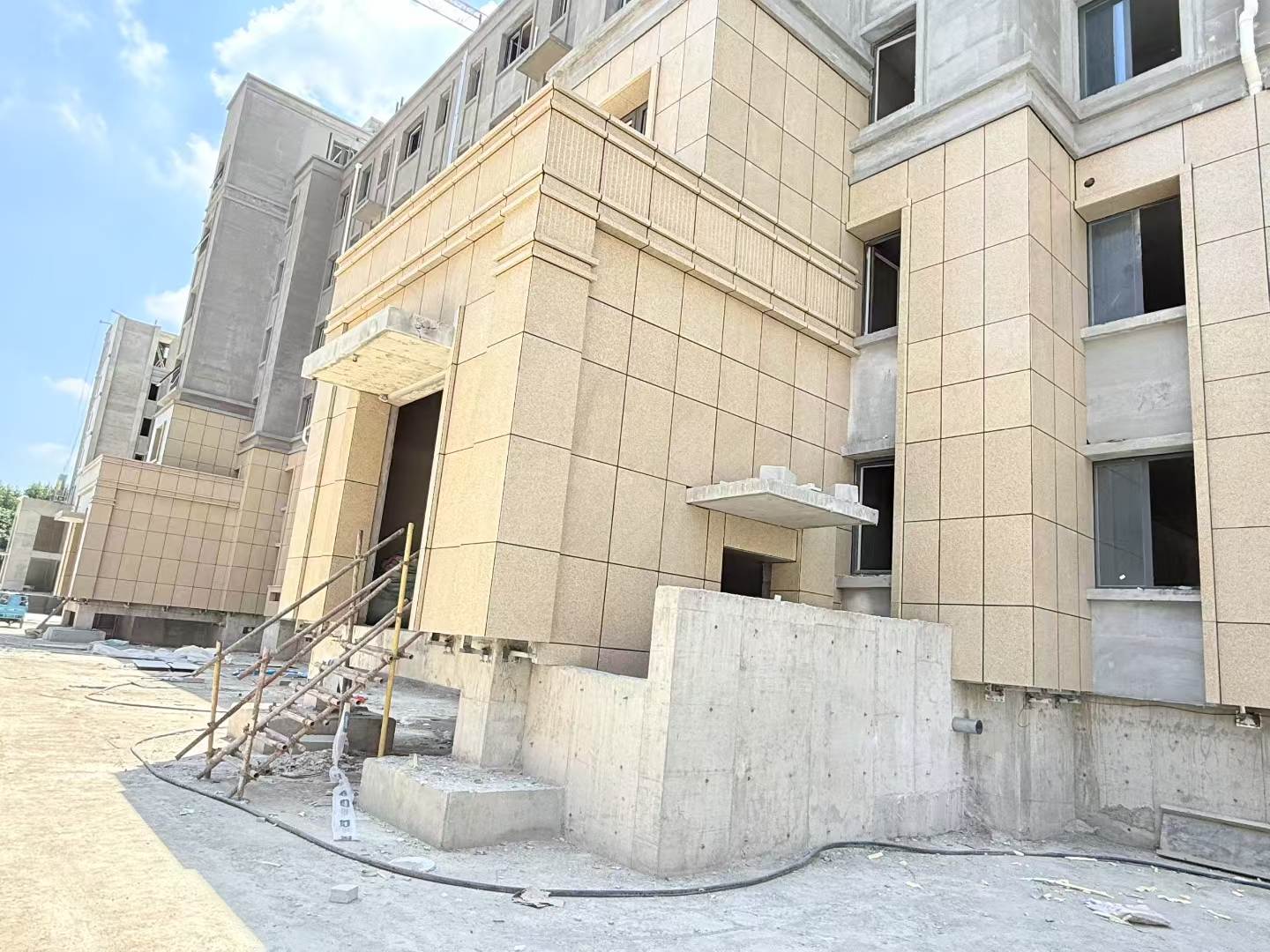 天津 黄金麻干挂，工地实拍