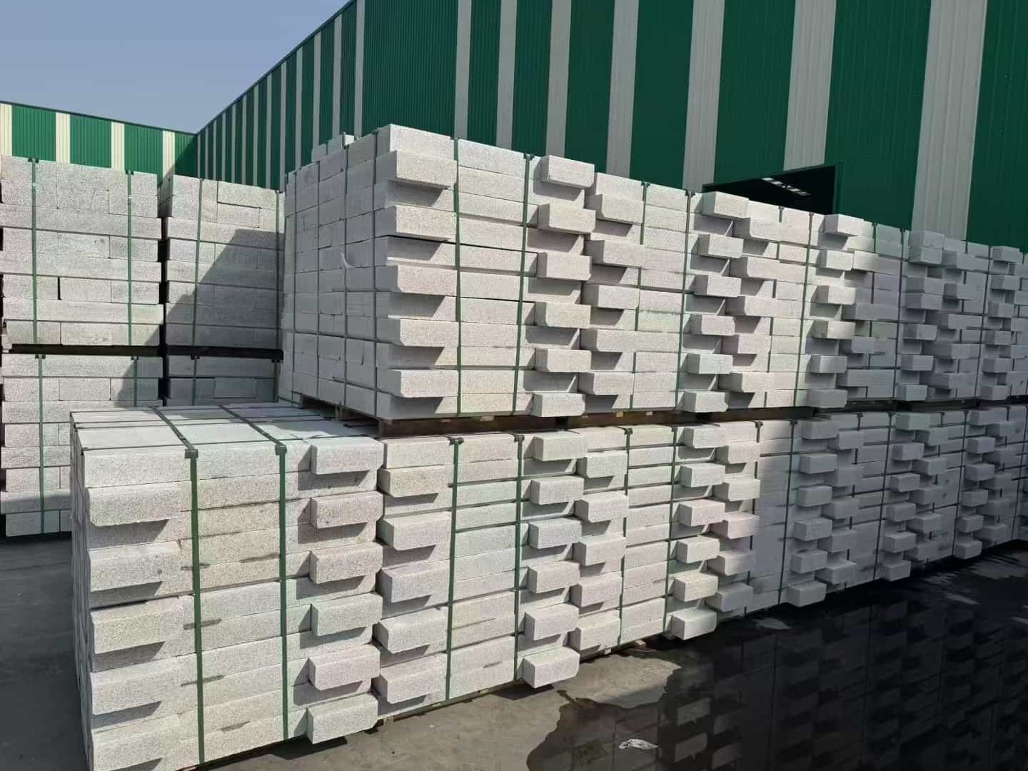 天津芝麻白路沿石