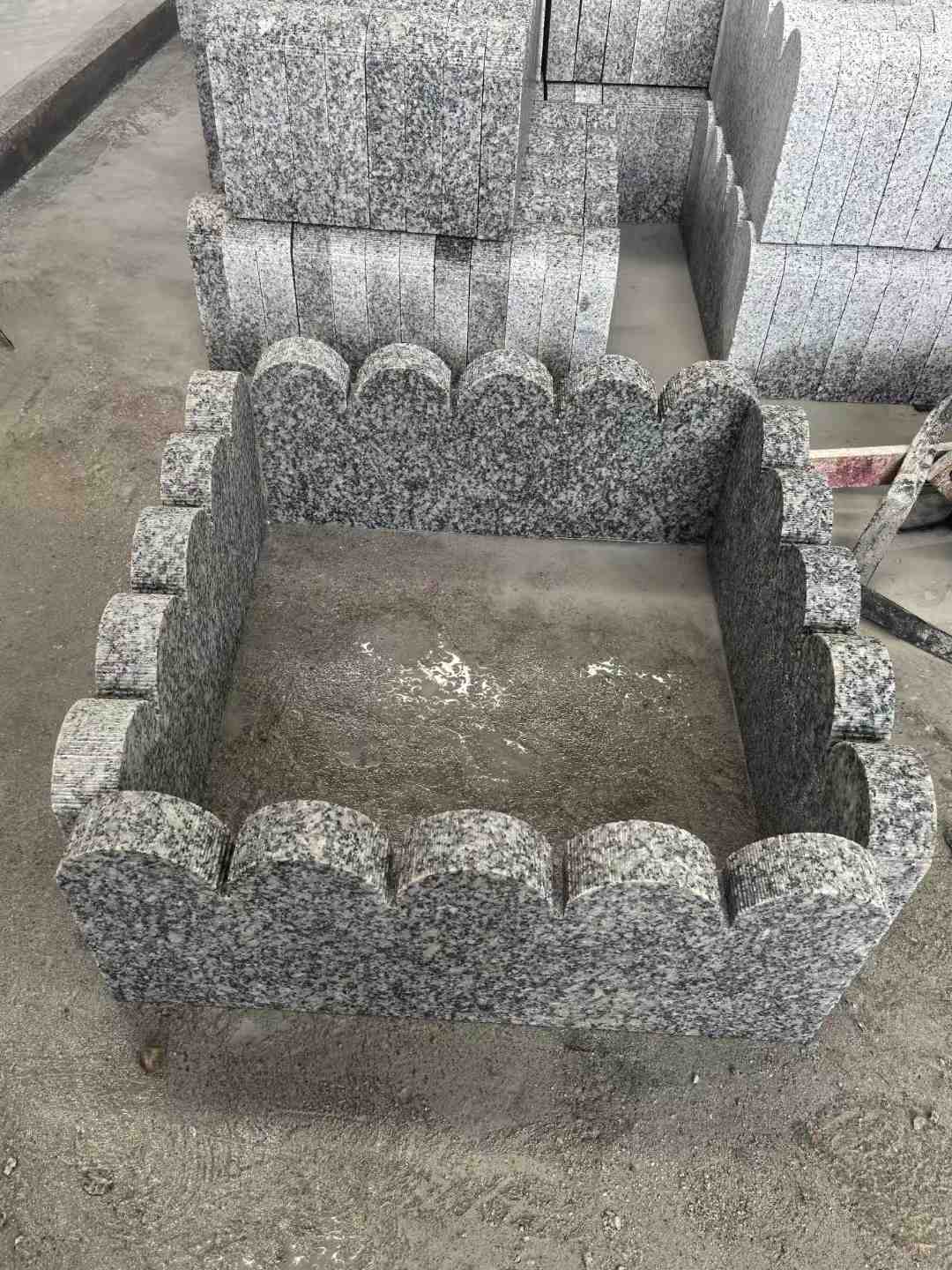 天津 花边石、花坛围栏石、花池界石、菜园栅栏石、镶边石、波浪状界石介绍