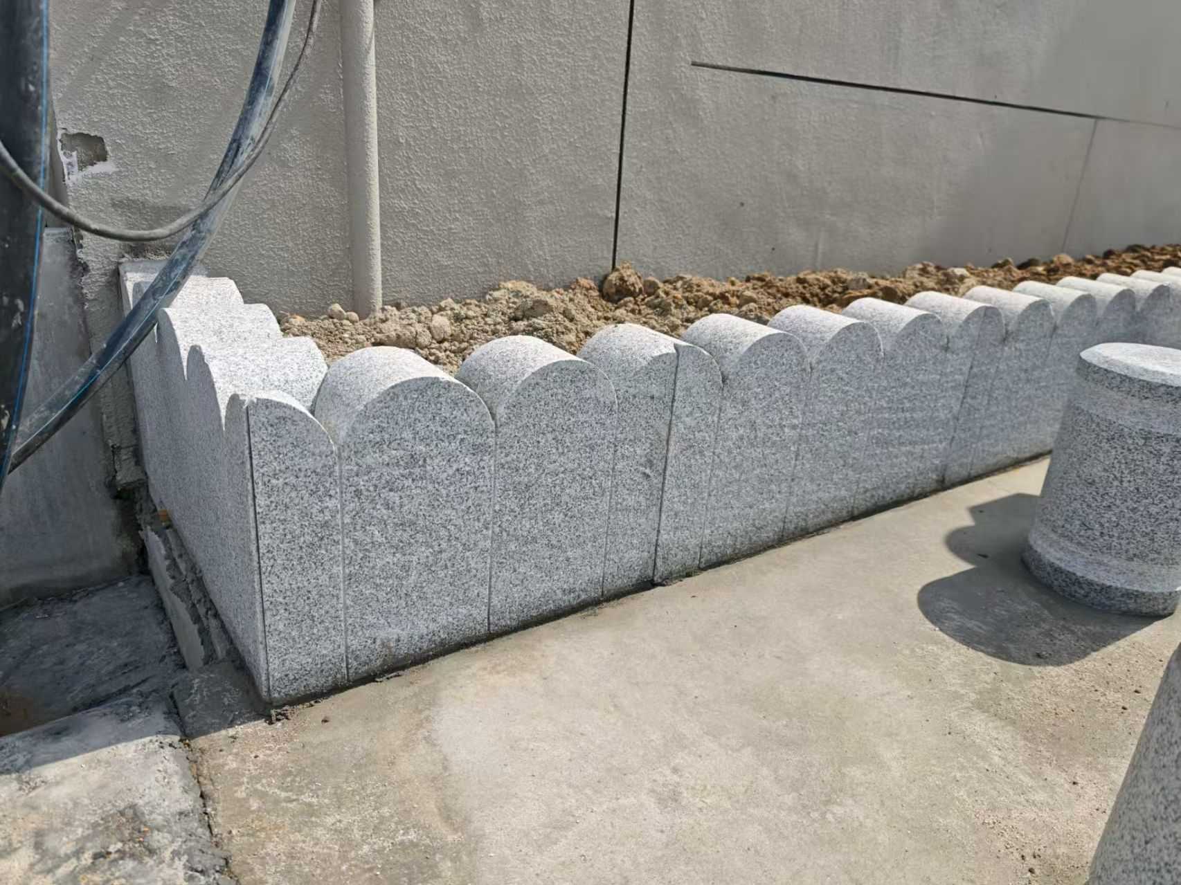 天津 芝麻白花岗岩花边石铺装效果图