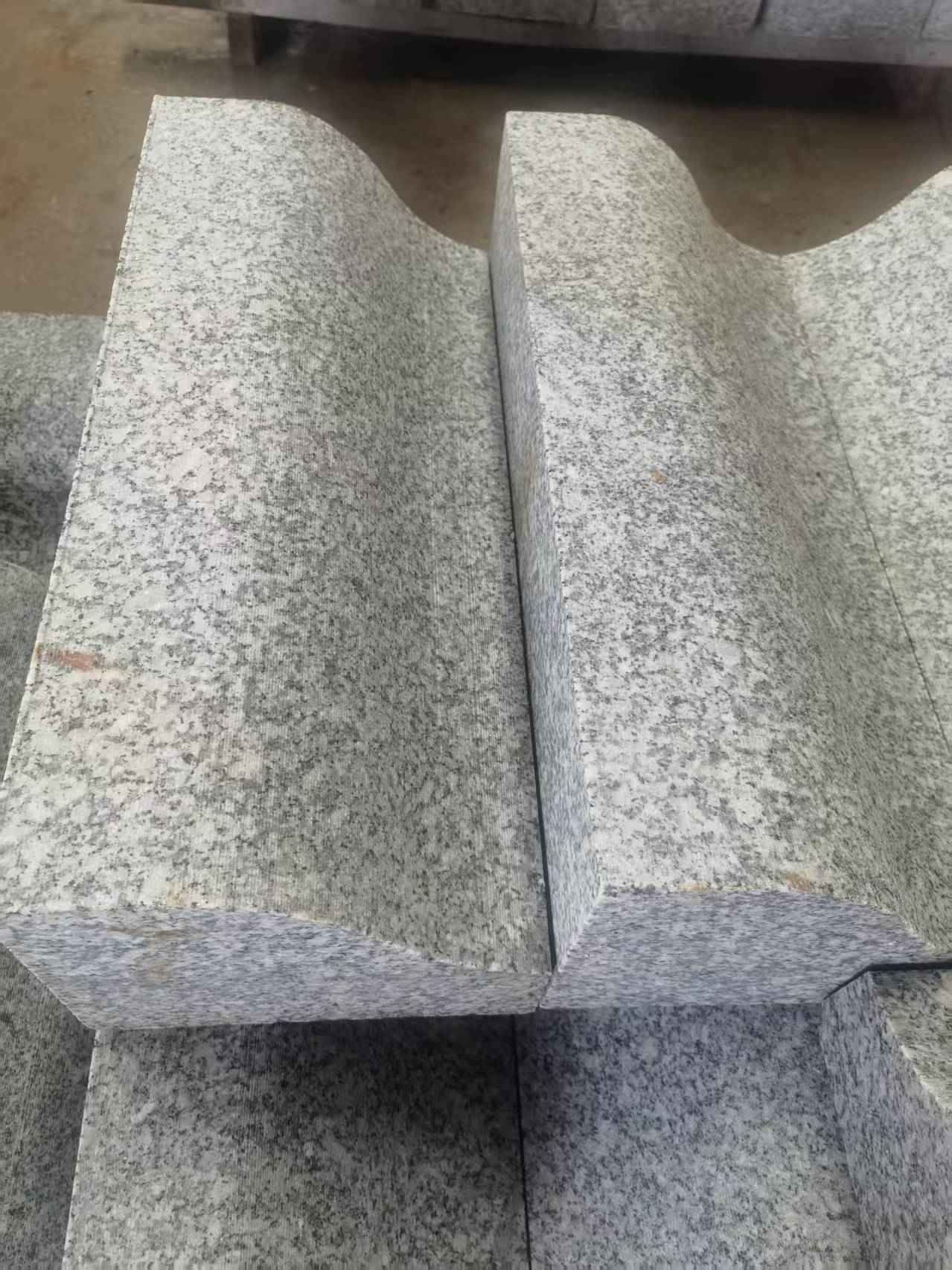 天津芙蓉白S型拉丝面路沿石